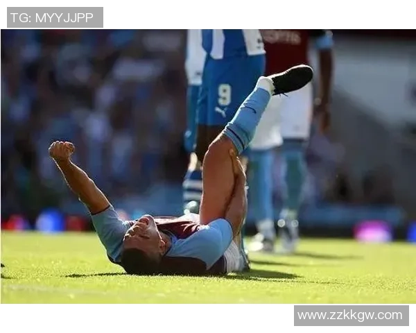 足球球星无对抗受伤原因解析及应对措施探讨